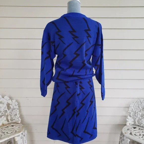 Vintage 80s 2-piece Black Lightning on dark blue knit sweater and skirt set - Picture 7 of 11